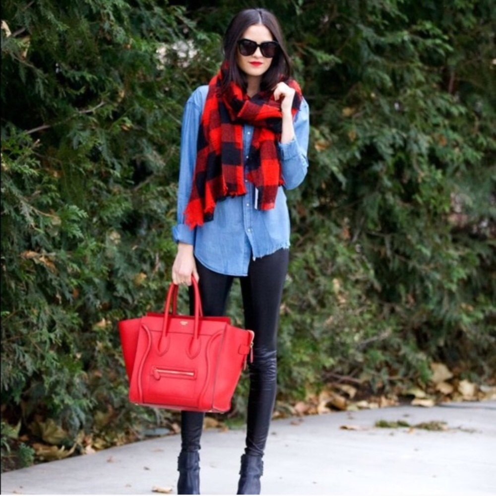 ‘BELLTOWN’ Buffalo Plaid Print Blanket Scarf - Picture 4 of 6
